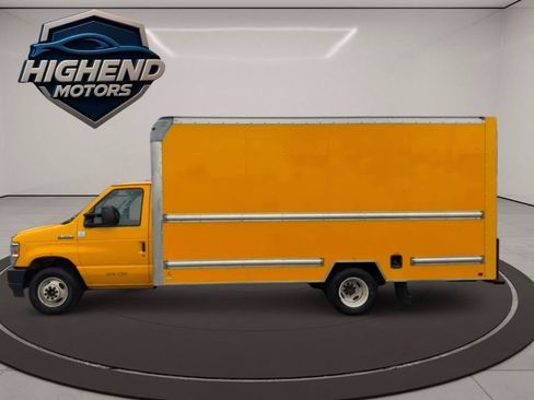 Used 2022 Ford E-350 and Econoline 350 Super Duty RWD image 3