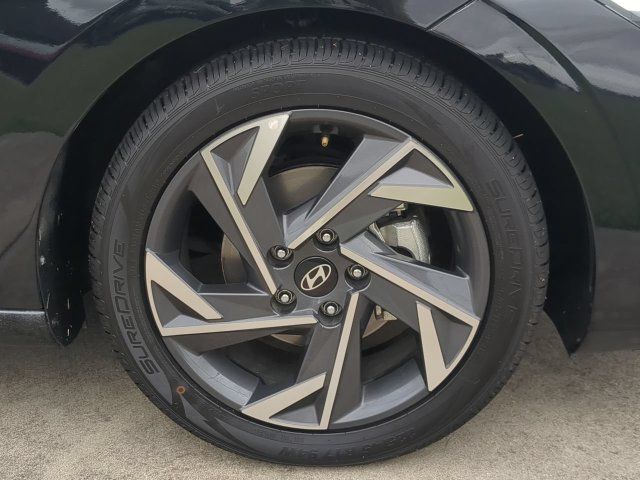 Used 2025 Hyundai Elantra SEL FWD image 10