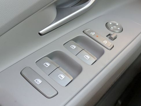 New 2026 Hyundai Elantra Sport image 21