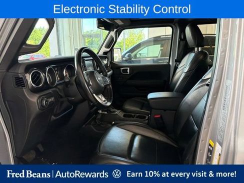 Used 2020 Jeep Wrangler Unlimited Sahara AWD/4WD image 13