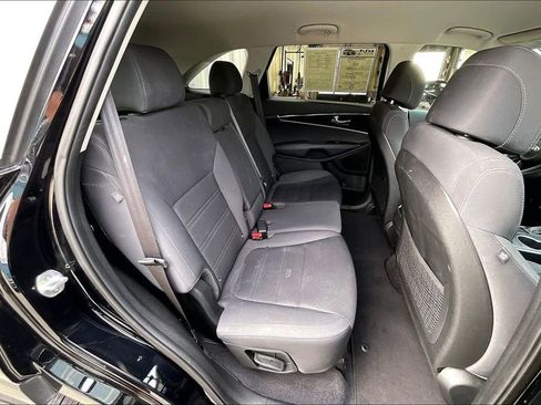 Used 2017 Kia Sorento LX FWD image 26