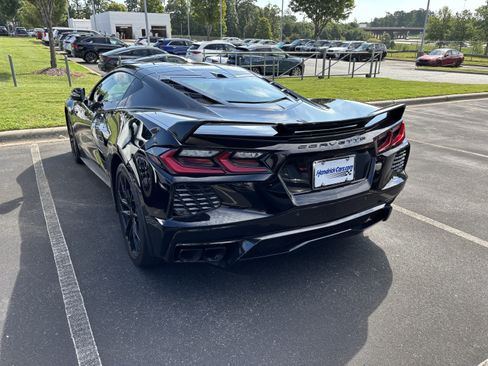 Used 2024 Chevrolet Corvette Stingray Preferred Cpe w/ Z51 Performance Package RWD image 8