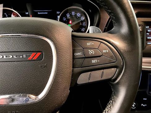 Used 2016 Dodge Challenger SXT RWD image 18