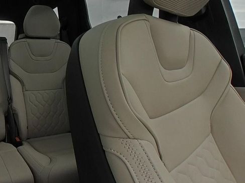 New 2025 Volvo EX90 Ultra image 32