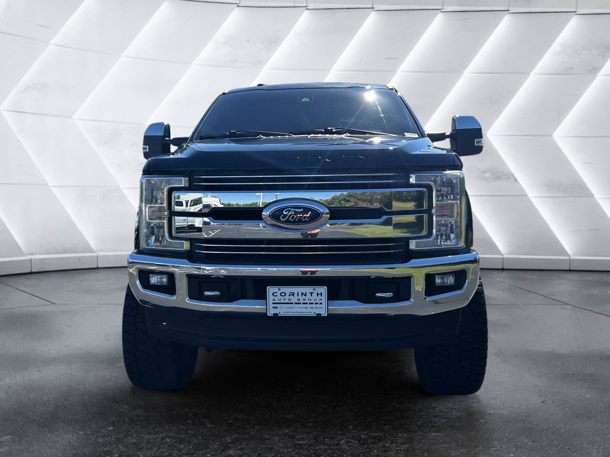 Used 2017 Ford F250 Lariat w/ Lariat Ultimate Package AWD/4WD image 2