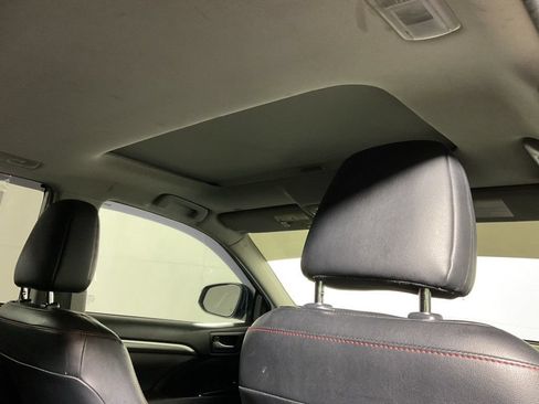 Used 2019 Toyota Highlander SE AWD/4WD image 3