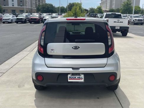 Used 2018 Kia Soul FWD image 7