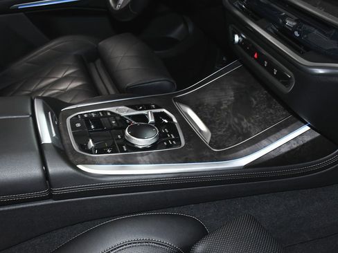 Used 2023 BMW X7 xDrive40i w/ M Sport Package image 73