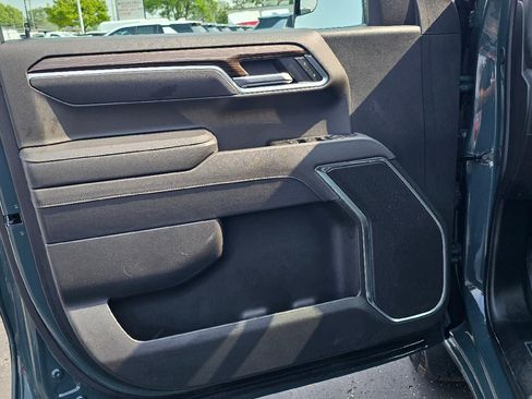 Used 2025 Chevrolet Silverado 1500 LT AWD/4WD image 9