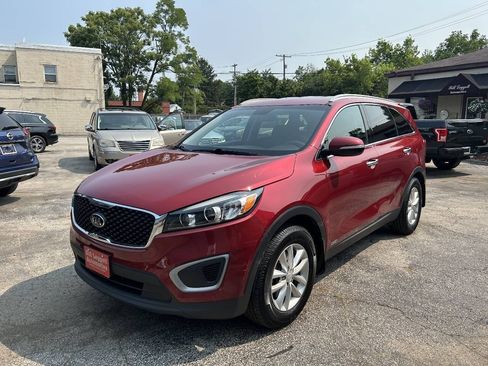 Used 2017 Kia Sorento AWD image 2