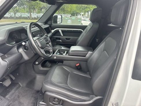 Used 2023 Land Rover Defender 90 X-Dynamic SE AWD/4WD image 17
