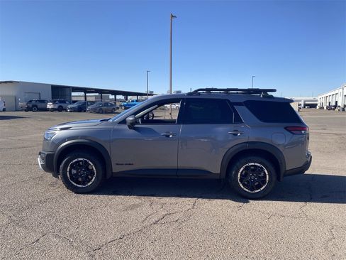 New 2025 Nissan Pathfinder Rock Creek image 3