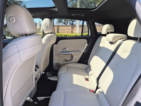 Used 2021 Mercedes-Benz GLA 250 w/ Premium Package image 14