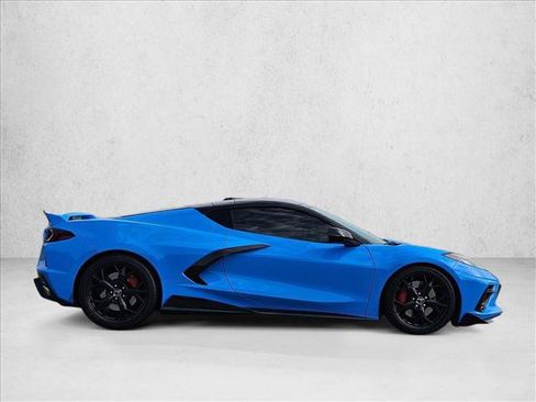 Used 2022 Chevrolet Corvette Stingray Coupe w/ Z51 Performance Package RWD image 4