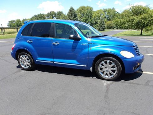 Used 2006 Chrysler PT Cruiser Limited FWD image 9