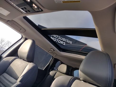 New 2026 Mitsubishi Outlander SE image 3