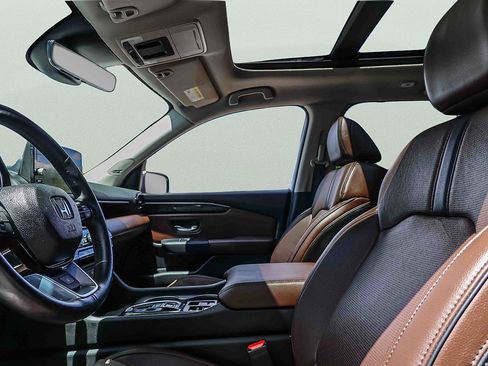 Used 2023 Honda Pilot Elite image 9