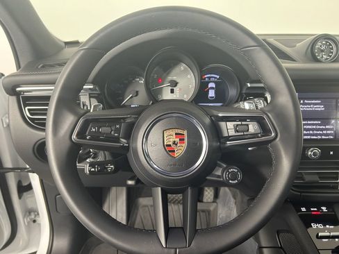 Certified 2025 Porsche Macan S AWD/4WD image 18