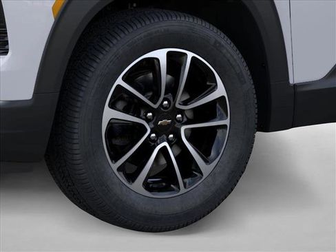 New 2026 Chevrolet TrailBlazer LT w/ Driver Confidence Package FWD image 9