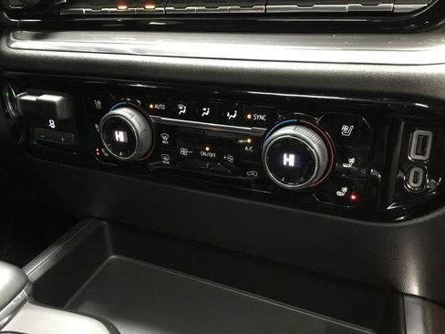 Used 2024 Chevrolet Silverado 1500 High Country w/ High Country Premium Package image 31