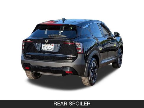 Used 2025 Nissan Kicks SV AWD/4WD image 8