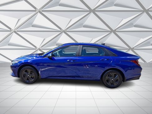 Used 2023 Hyundai Elantra SEL FWD image 6