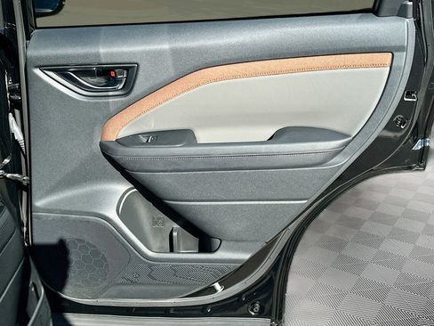 Used 2025 Subaru Forester Sport image 31