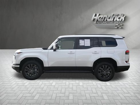 Used 2026 Lexus GX 550 GX 550 Premium w/ Cold Area Package image 6