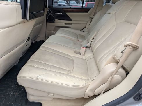 Used 2018 Lexus LX 570 4WD image 9