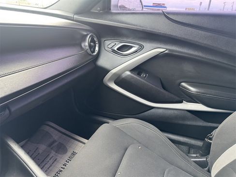Used 2019 Chevrolet Camaro LT image 20