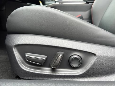 New 2026 Toyota Prius Plug-In Hybrid FWD image 10