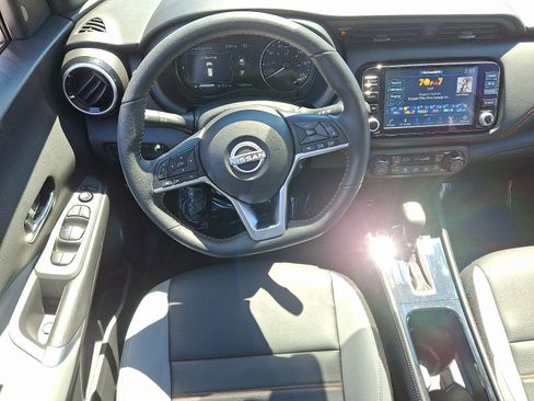 Used 2023 Nissan Kicks SR w/ SR Premium Package image 12