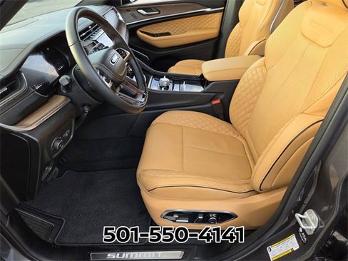 Used 2025 Jeep Grand Cherokee Summit w/ Obsidian Package image 11