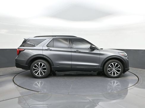 Used 2025 Ford Explorer ST-Line AWD/4WD image 24