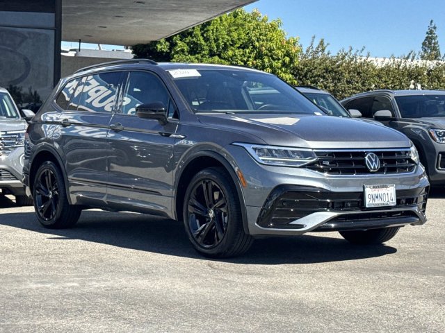 Certified 2024 Volkswagen Tiguan SE R-Line FWD image 7