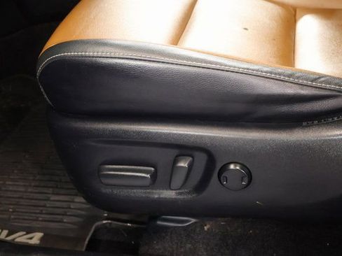 Used 2017 Toyota RAV4 Limited image 14