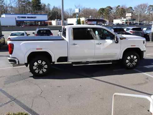 Used 2025 GMC Sierra 2500 Denali w/ Technology Package image 11