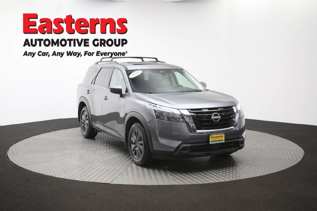 Used 2023 Nissan Pathfinder SV w/ SV Premium Package AWD/4WD image 56