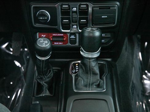 Used 2024 Jeep Wrangler Unlimited AWD/4WD image 19