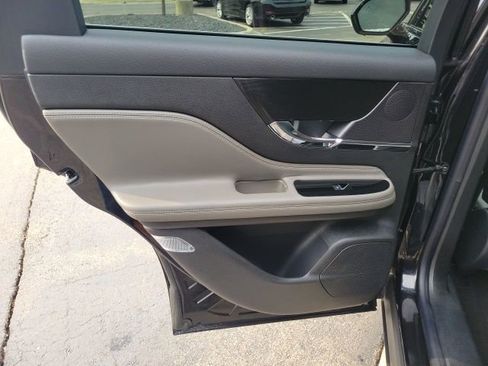 Certified 2024 Lincoln Corsair AWD w/ Equipment Group 101A image 21