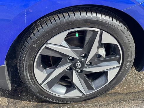 Used 2023 Hyundai Elantra Limited image 27