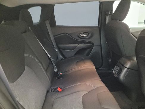 Used 2020 Jeep Cherokee Latitude image 19