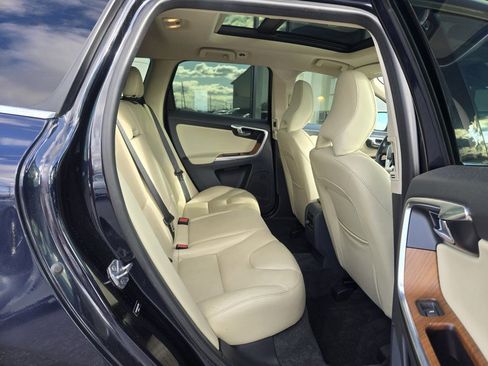 Used 2017 Volvo XC60 T6 Inscription w/ Advanced Package image 12