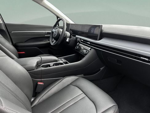 New 2025 Hyundai Sonata Limited image 15