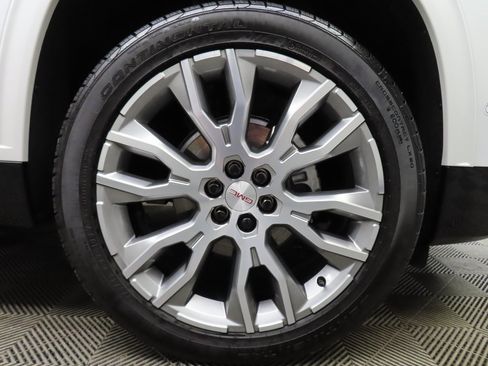 Used 2025 GMC Acadia Denali image 8