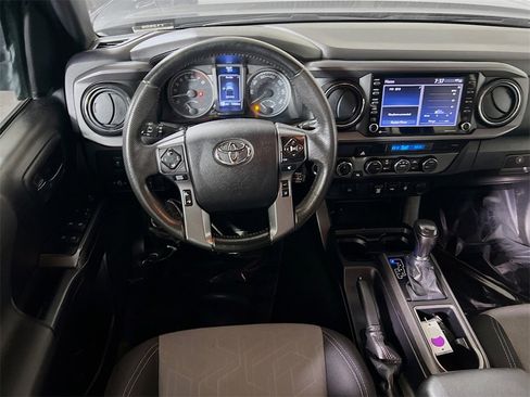 Certified 2022 Toyota Tacoma TRD Off-Road image 20