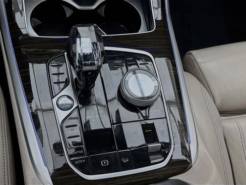 Used 2020 BMW X7 xDrive40i w/ Premium Package image 13