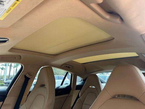 Used 2018 Porsche Panamera image 22