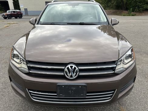 Used 2014 Volkswagen Touareg VR6 image 9