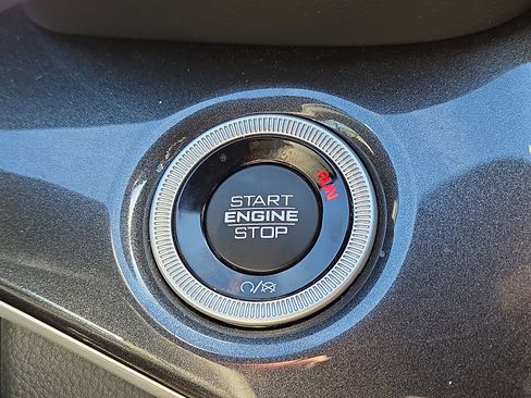 Used 2023 Jeep Grand Cherokee Altitude image 19